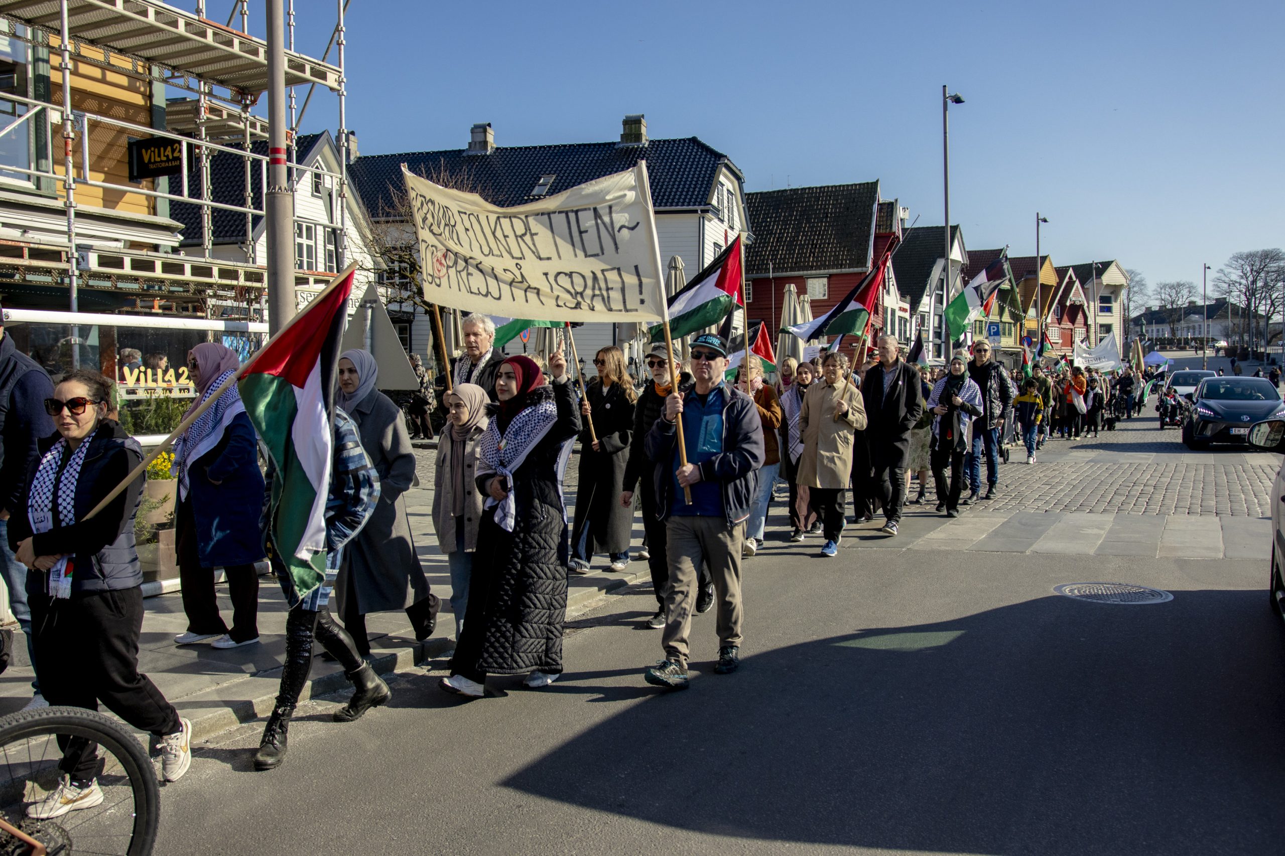 Stavangers gater fylt med solidaritet: Se de rørende videoklippene